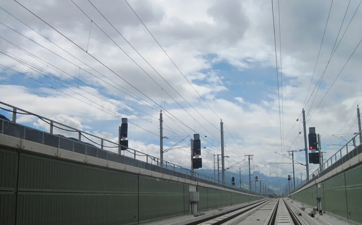 Bahntechnische Ausstattung mit Signaltechnik